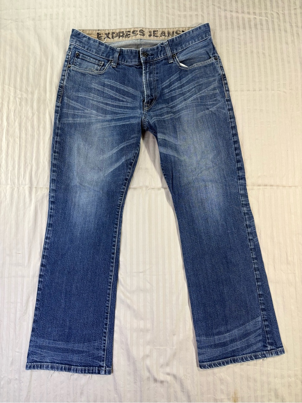 Express Classic Fit Distressed Straight Leg Jeans Mens 34x30 Medium Wash Y2K